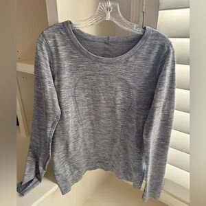 Lululemon Swiftly Tech Relaxed fit long sleeve. Size 8.